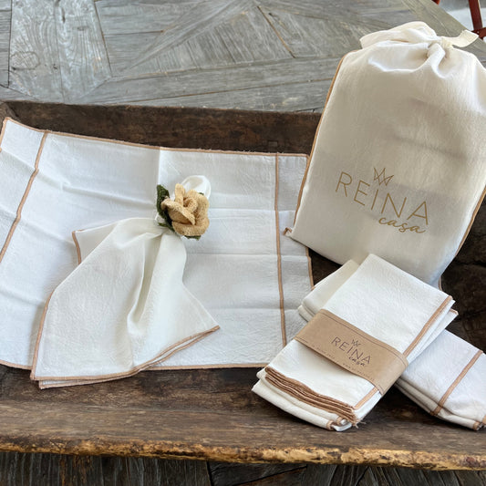 Set 4 individuales y 4 servilletas en su bolsita blanco