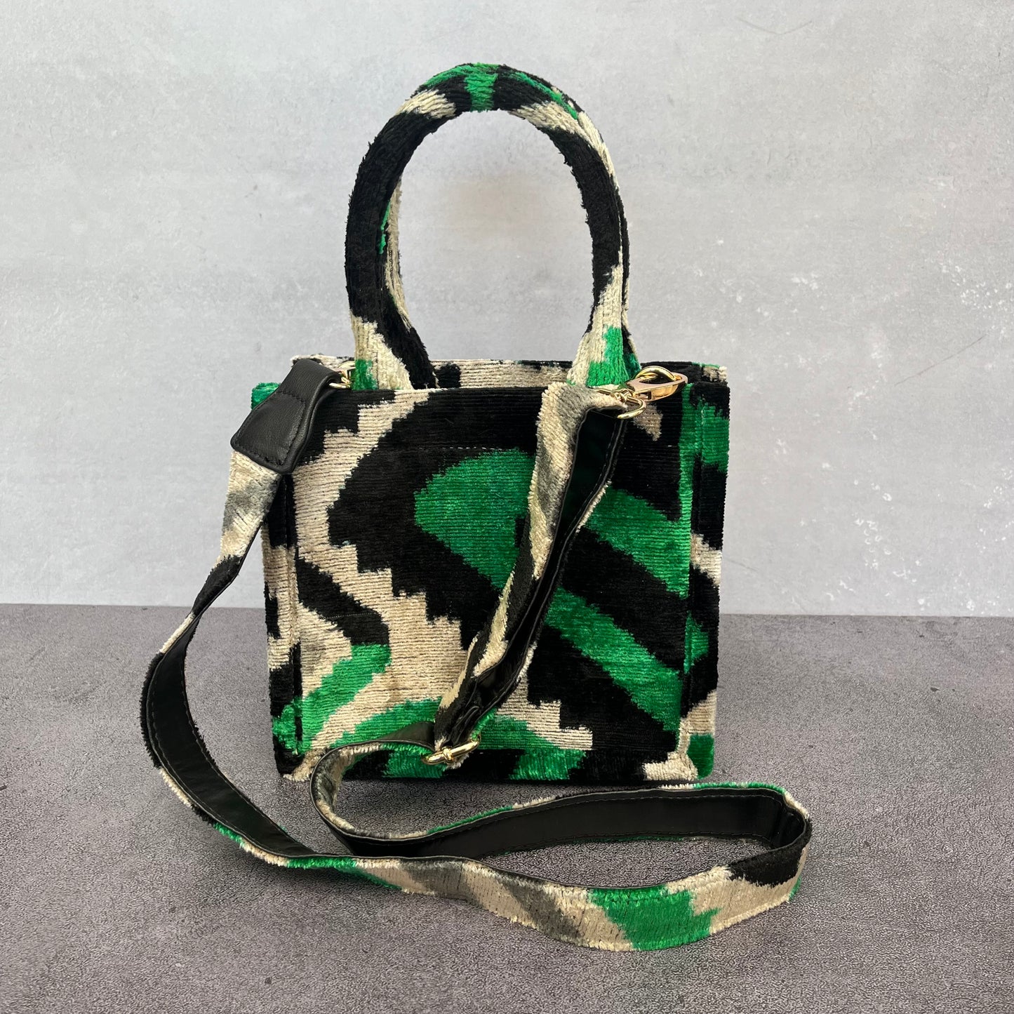 Cartera cuadrada verde