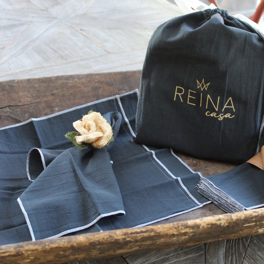 Set 4 individuales y 4 servilletas en su bolsita grafito