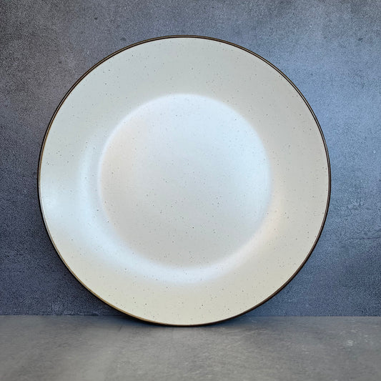 Plato de fondo crudo