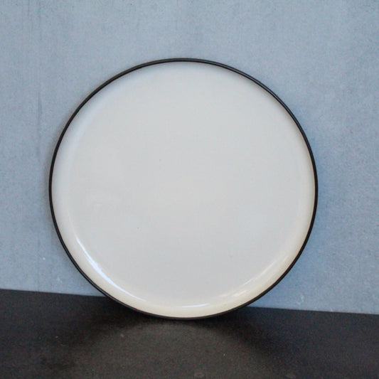 Plato de postre blanco